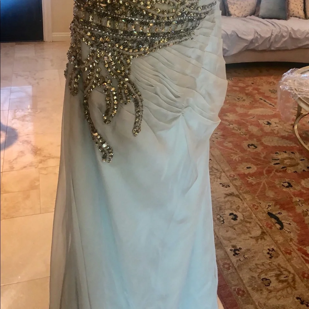 TERANI Couture Evening Dress - Picture 4 of 5